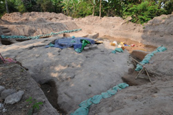 プンスナイ遺跡「水の祭壇」の発掘現場2