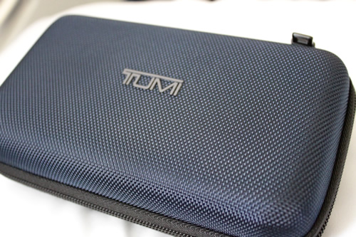 本体にもしっかりTUMIロゴ!!