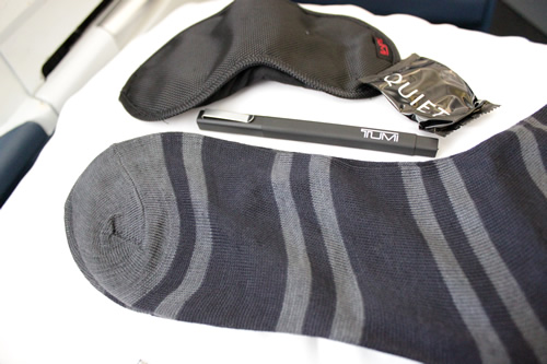 靴下・アイマスク・耳栓・ペン