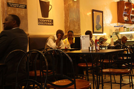 ナイロビのカフェ１