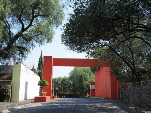 サン・クリストバルの敷地内への門