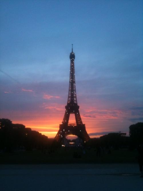 tour eiffel soir ete