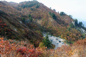 三方岩駐車場付近 20日