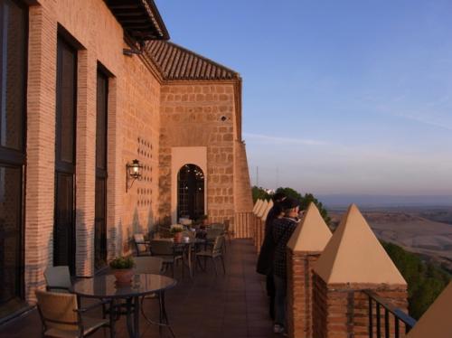 パラドールのテラスより