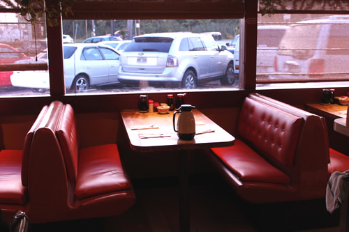 店内は映画で見る「アメリカン・ダイナー」
