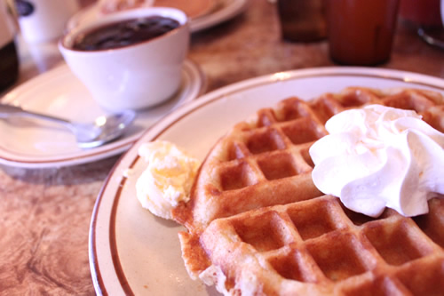 ワッフル&クリーム&ブルーベリーソース