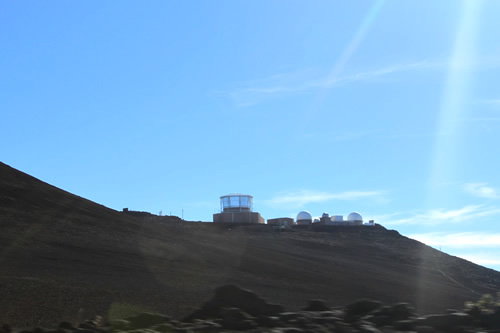 ハレアカラ山頂の観測所が見えてきました