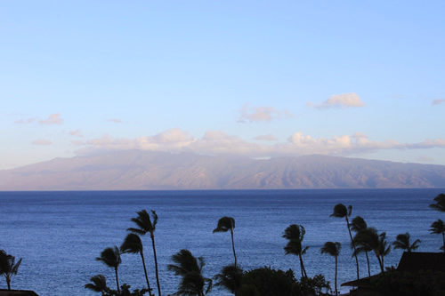 朝はモロカイ島も見えました