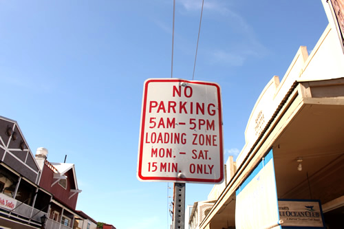 交通が多いので駐車違反に厳しいのです
