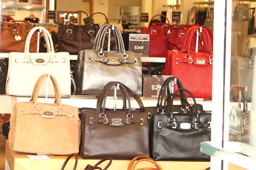 マイケル・コースのトートは299ドルから