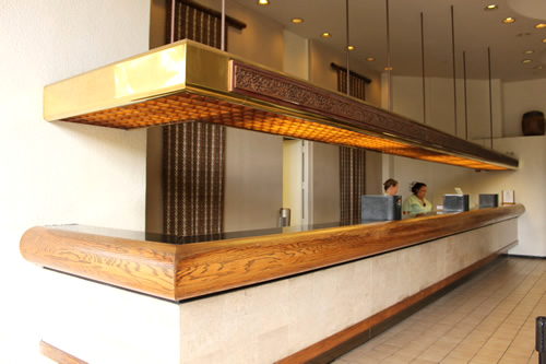 フロントもまあ簡素な感じです