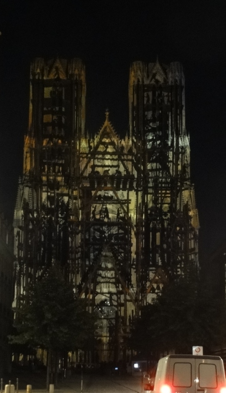 労働者達のシルエット