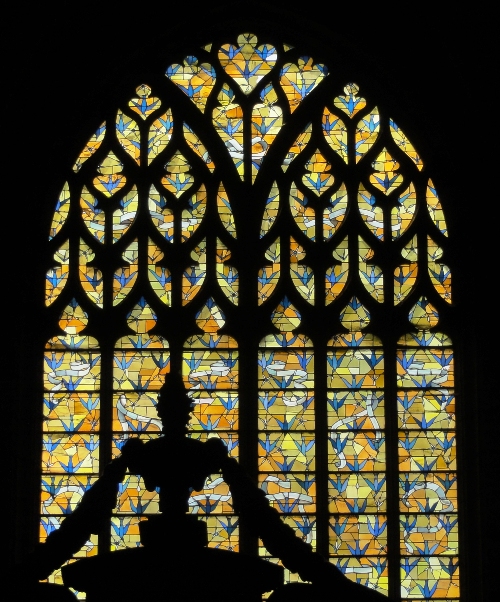 レミ聖堂の新しいステンドグラス