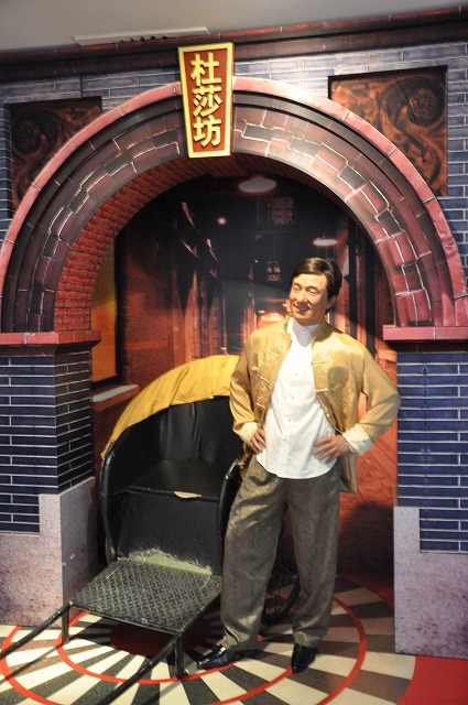 アダム・ダッソー蝋人形館4