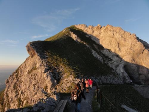 トムリスホルンへ陽のあたる尾根