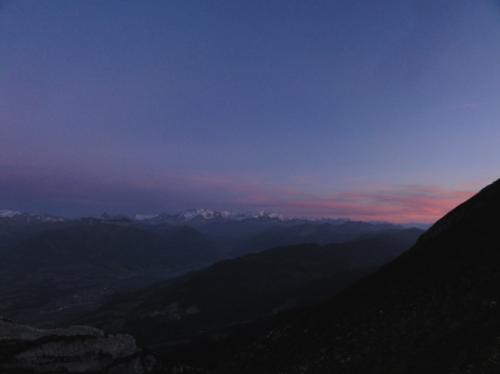 トムリスホルンより遠方のユングフラウ