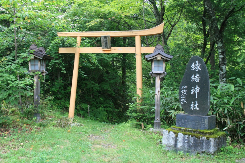 日本で唯一「縁結」の名を持つ神社024