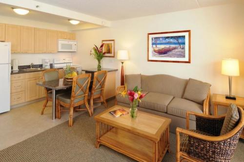 アストン・ワイキキ・サンセット_リビング