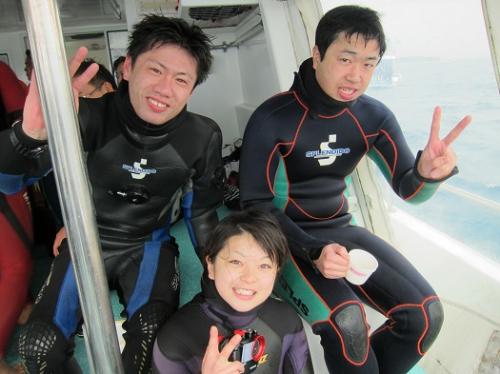 ボートで休憩中