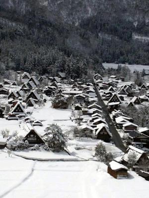 冬景色に戻った白川郷荻町合掌集落