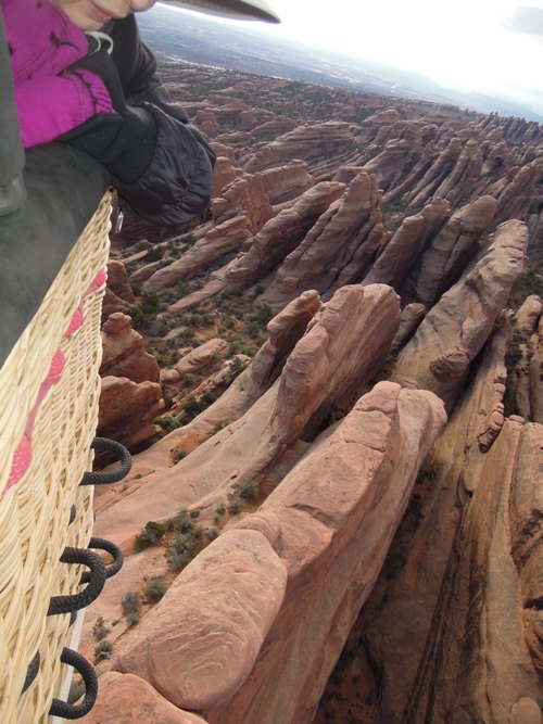 バスケットのもうすぐ下