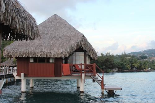 水上バンガロー
