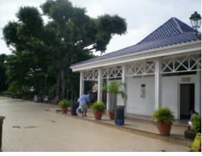 屋台広場のトイレ