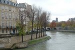 パリは枯葉の季節