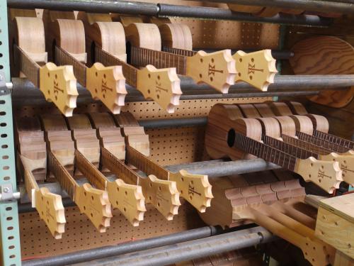 コアロハウクレレ