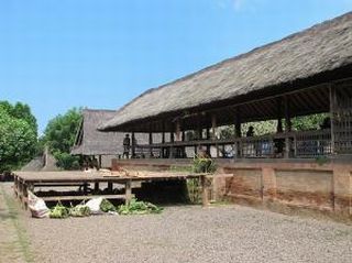 トゥガナン村の儀式「ムカレカレ」2