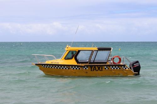タクシーボート
