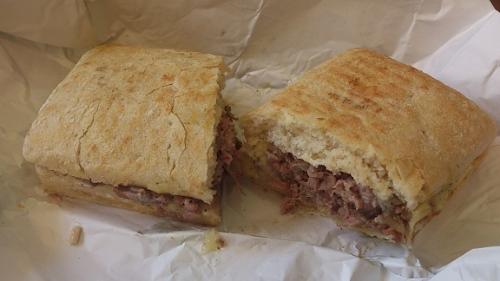 ローストビーフのサンドウィッチ