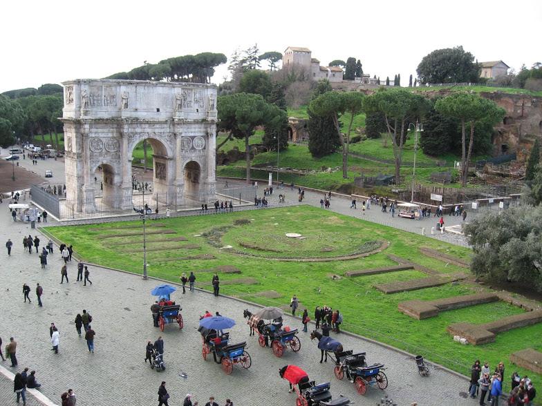 コンスタンティヌス帝の凱旋門 ローマのおすすめ観光地 名所 現地を知り尽くしたガイドによる口コミ情報 トラベルコ