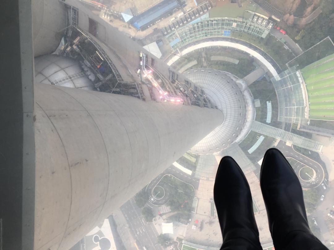 東方明珠電視塔 Oriental Pearl tower クリスタル灰皿 The