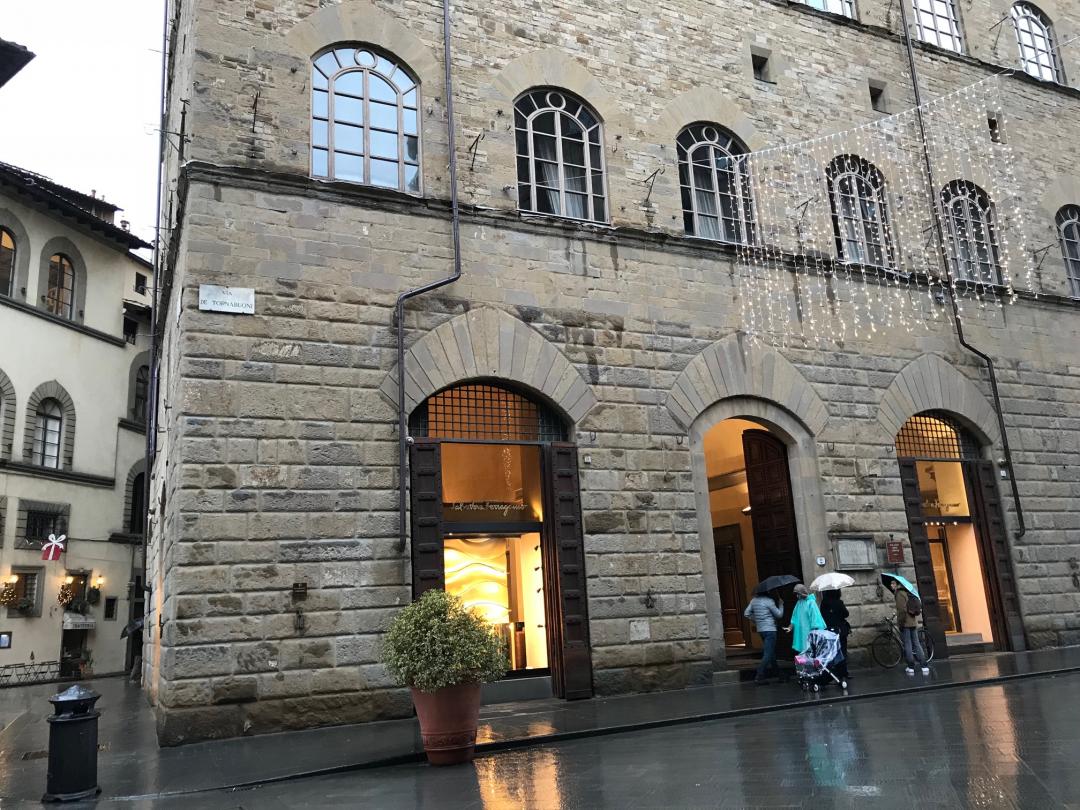 Ferragamo フェラガモ FIRENZE