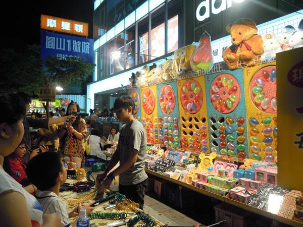 士林夜市 台北のおすすめショッピング お土産 買い物スポット 現地を知り尽くしたガイドによる口コミ情報 トラベルコ