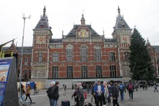 アムステルダム中央駅 アムステルダムのおすすめ観光地 名所 現地を知り尽くしたガイドによる口コミ情報 トラベルコ
