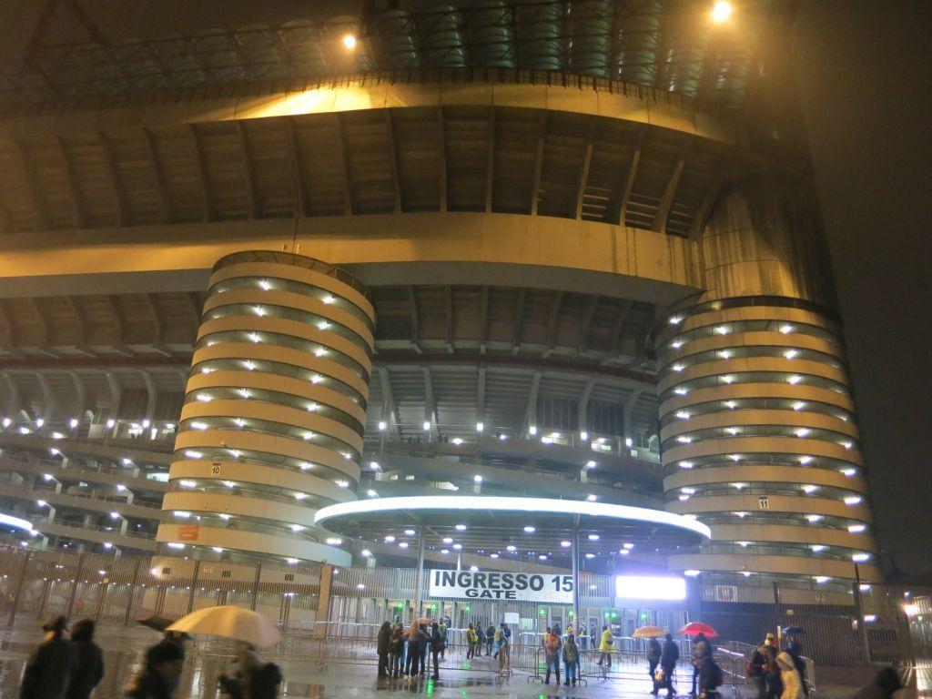ジュゼッペ メアッツァ スタジアム サン シーロ スタジアム ミラノのおすすめ観光地 名所 現地を知り尽くしたガイドによる口コミ情報 トラベルコ