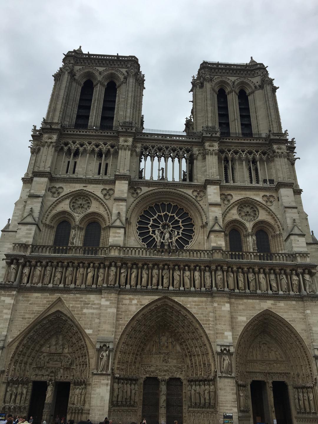 ノートルダム大聖堂 パリのおすすめ観光地 名所 現地を知り尽くしたガイドによる口コミ情報 トラベルコ
