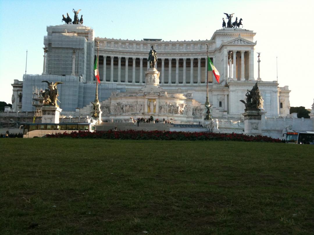 ヴィットーリオ エマヌエーレ2世記念堂 ヴィットリアーノ ローマのおすすめ観光地 名所 現地を知り尽くしたガイドによる口コミ情報 トラベルコ