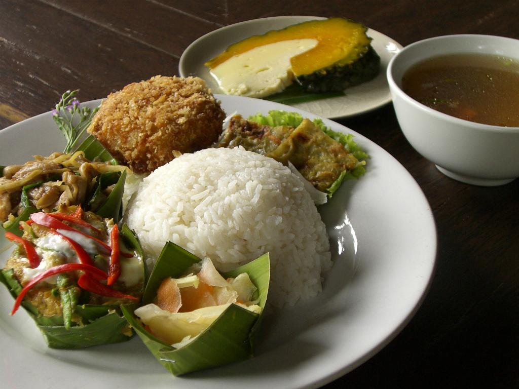 カフェ モイ モイ シェムリアップのおすすめグルメ 食事 現地を知り尽くしたガイドによる口コミ情報 トラベルコ カフェ モイ モイ シェムリアップのおすすめグルメ 食事 現地を知り尽くしたガイドによる口コミ情報 トラベルコ