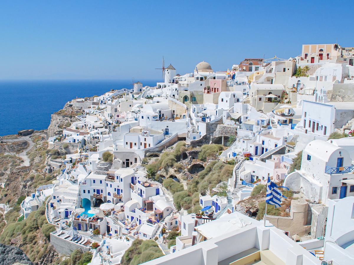 サントリーニ島の街イアの風景