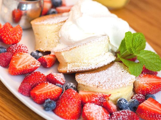ハワイ オアフ島のおすすめパンケーキ店10選 フルーツたっぷりのかわいいパンケーキなど トラベルコ