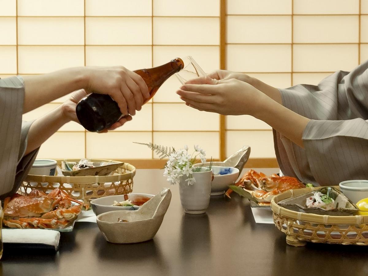 旅館で仲居さんへの心付けって必要？相場やタイミングは？渡すときのマナーを解説