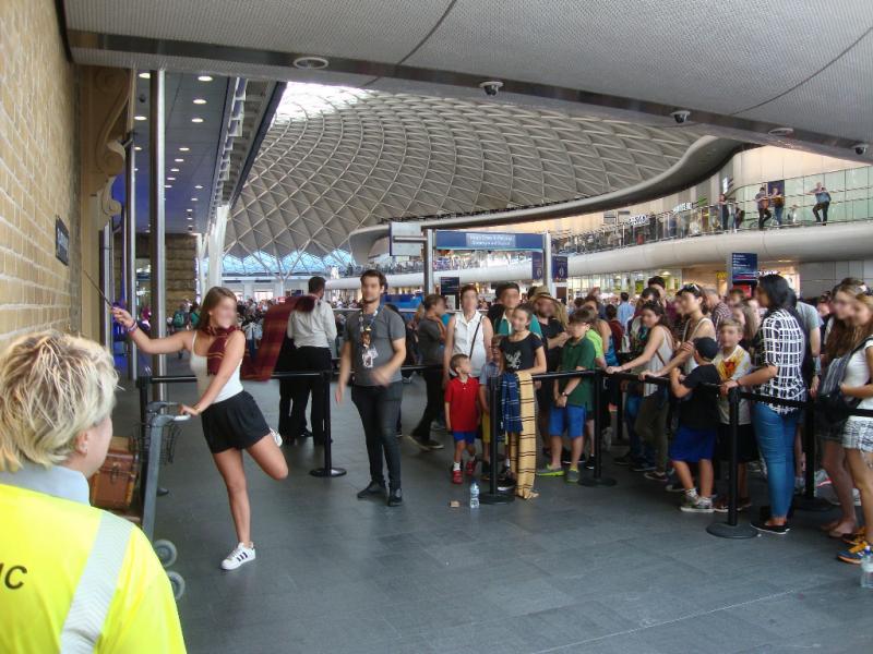 週末は大行列に。世界中からファンがやってきます