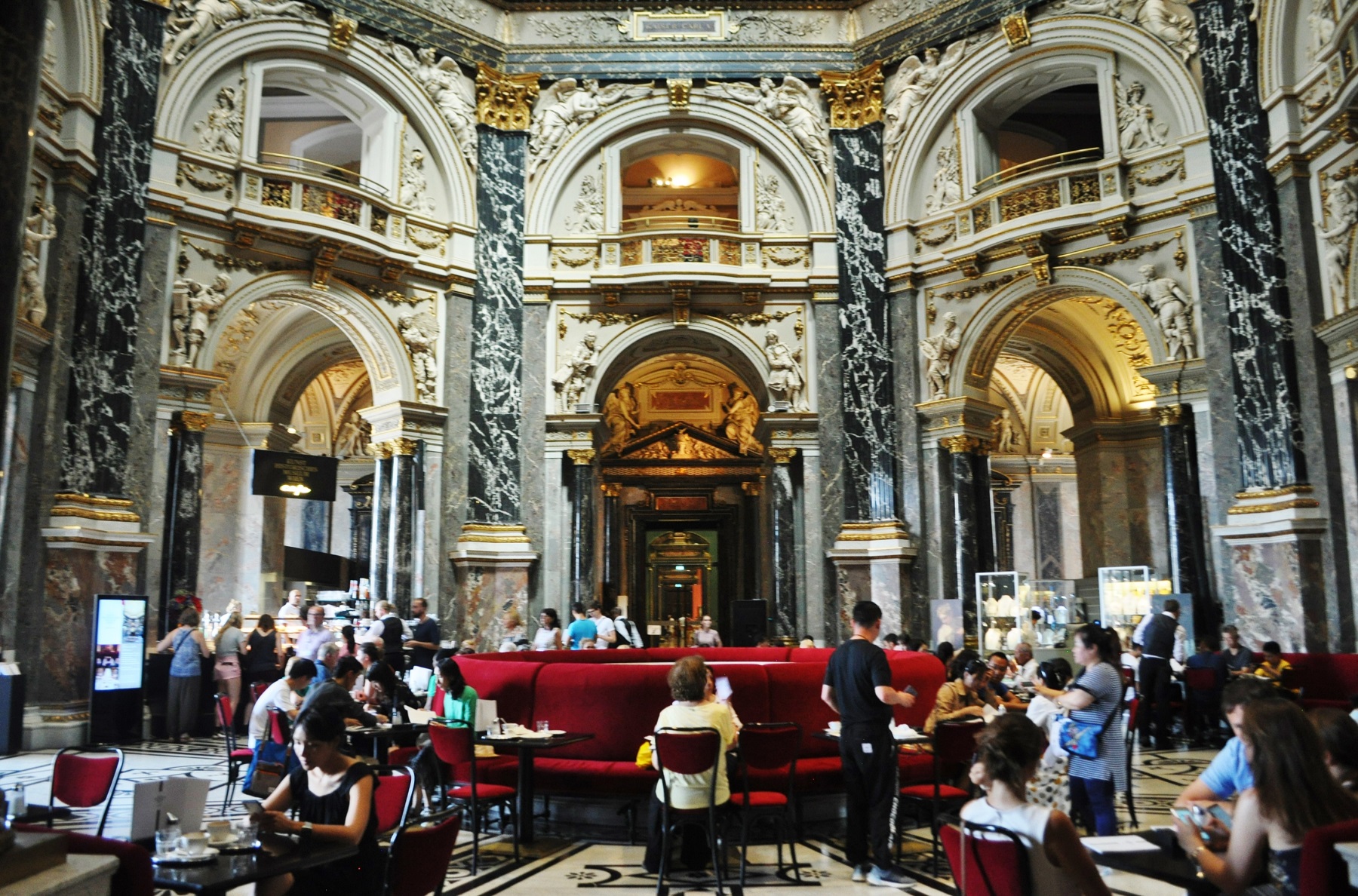 美術史美術館内カフェ - ウィーンのおすすめグルメ・食事 | 現地
