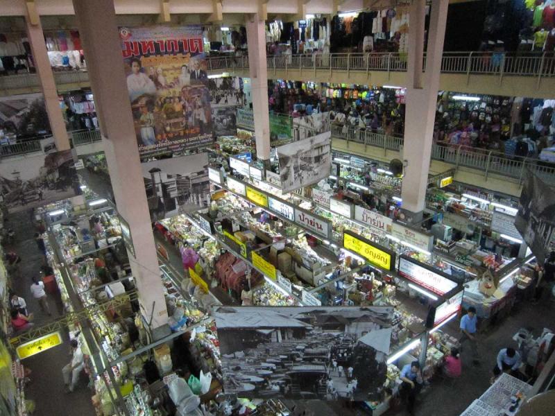 ワロロット市場３階からの壮観