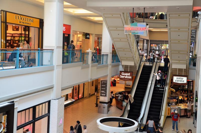モール側のショッピングエリア