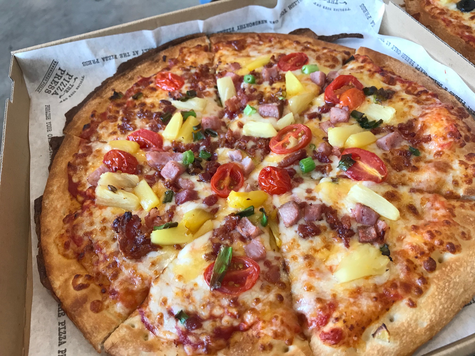 ザ ピザ プレス アナハイムのおすすめグルメ 食事 現地を知り尽くしたガイドによる口コミ情報 トラベルコ