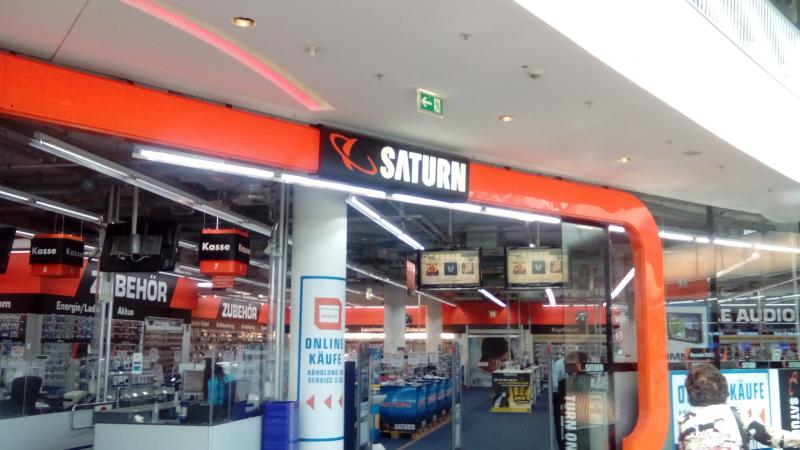 あらゆる電気製品が揃うSATURN